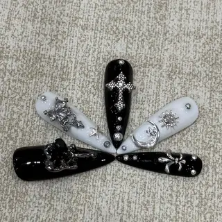 ネイル MQueen ネイルサロンマルのネイルデザイン