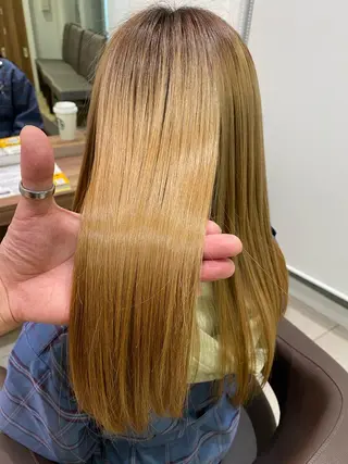 ロング ナカタケ ユウのヘアスタイル