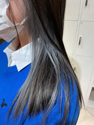 ロング カラー akane .のヘアスタイル