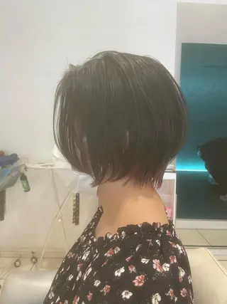 ショート カラー MODEks eau 佐藤優志のヘアスタイル