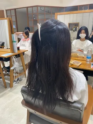 ロング i.+OMOTESANDO所属・mei / 艶カラー ミディアム レイヤーのヘアスタイル