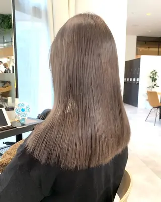 セミロング カラー ハイトーン|銀座 |めぐ🫧のヘアスタイル