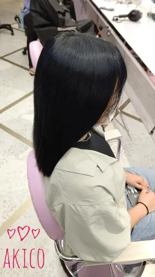 セミロング カラー LUXBE GALLERY なんば駅前店所属・ラックスビーギャラリ ー AKICOのヘアスタイル