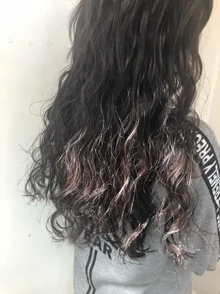 ロング エクステ ハイトーン 💭黒崎ハルカのヘアスタイル