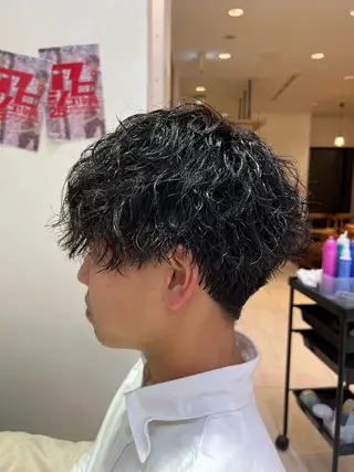 ショート メンズパーマ 岩成健志郎のヘアスタイル