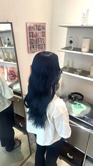 ロング カラー Tsukasa/ ハイトーン/寒色のヘアスタイル