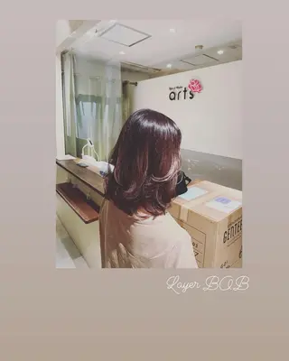 ミディアム ハイライト/インナー /ブリーチ/レイヤーのヘアスタイル