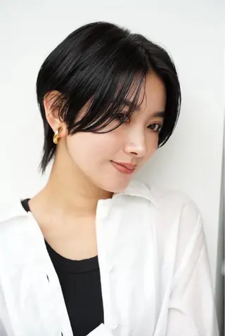 ショート カラー 八幡 空乃のヘアスタイル