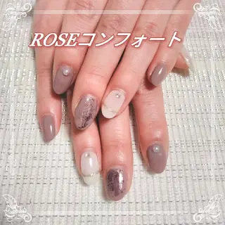 ネイル エステとネイル ローズコンフォートのネイルデザイン