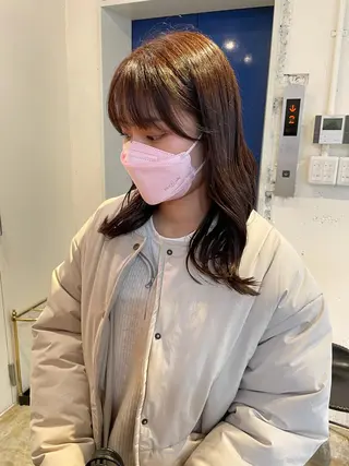 ミディアム カラー MIOベージュカラー 柔らかいカラーのヘアスタイル