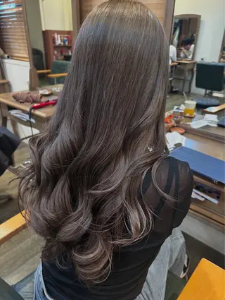 カラー SALOWIN 新宿三丁目me+所属・レイヤー/ボブ/ パーマ/HARUKAのヘアスタイル