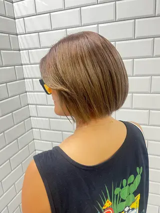 ショート カラー newi赤羽 HINATAのヘアスタイル