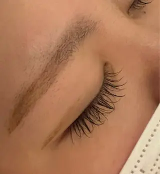 マツエク・マツパ 原 朱音のヘアスタイル