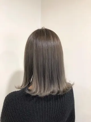 カラー 工藤 綾華のヘアスタイル