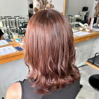 ミディアム ATELIER ZIZI本前花菜のヘアスタイル