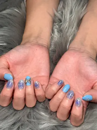 ネイル Momoka 🍑🎀のネイルデザイン