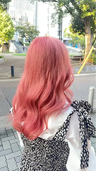 セミロング カラー ブリーチ/髪質改善/ ハイトーン/暖色のヘアスタイル