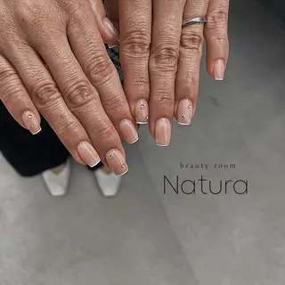 ネイル マツエク・マツパ アイブロウ beautyroom Naturaのネイルデザイン