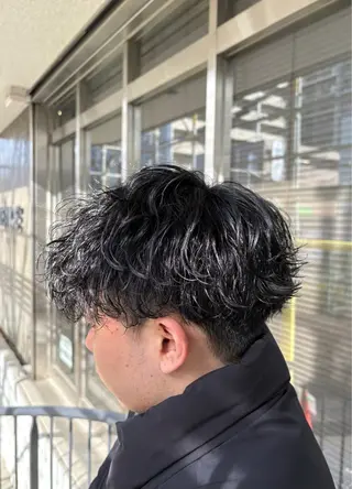 ショート パーマ ナルミ ケイスケのヘアスタイル