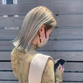 セミロング 夏向/ハイトーン /パーマのヘアスタイル