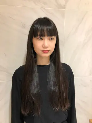 ロング 荒木 依莉亜のヘアスタイル
