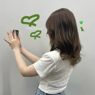 セミロング カラー 佐藤 歩菜のヘアスタイル