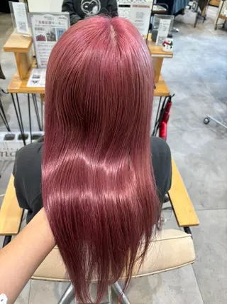 ロング カラー 肌に馴染むハイトーン /ミルクティーカラーのヘアスタイル