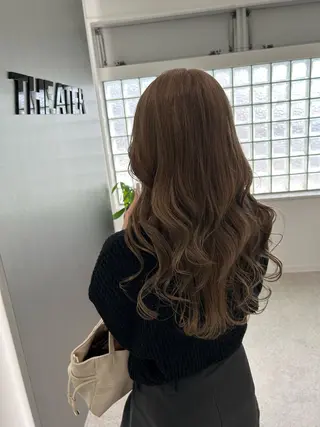 ロング メンズ 艶感ミルクティー🤍 色落ち綺麗🤍ともやのヘアスタイル