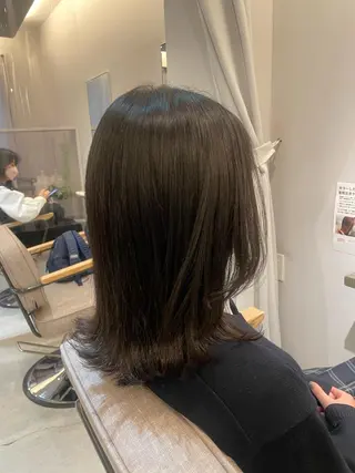 ミディアム 廣岡 采音のヘアスタイル