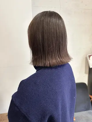 セミロング カラー 塩澤 榛奈のヘアスタイル