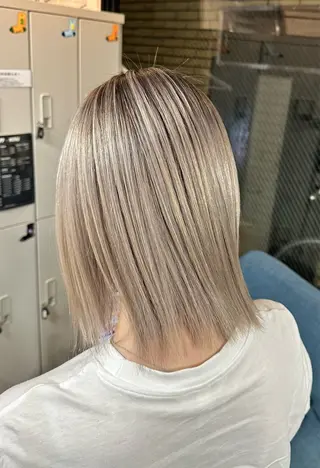 ミディアム カラー 難波ブリーチカラー 伊藤洋輝のヘアスタイル