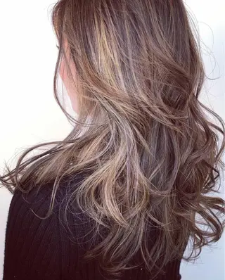 ロング カラー ヘアアレンジ HairSignature所属・ブリーチ指名神戸 No.1美容師RENのヘアスタイル