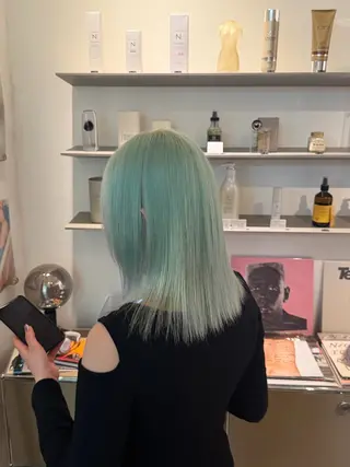 ミディアム カラー Tsukasa/ ハイトーン/寒色のヘアスタイル