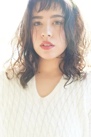 セミロング ハイトーン/レイヤー /ケアブリーチ石川治のヘアスタイル