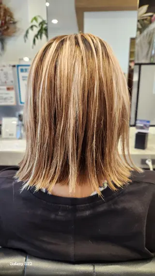 ミディアム カラー 橘　 莉穂のヘアスタイル