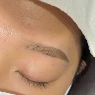 アイブロウ Dollylash 福城のマツエク・マツパデザイン