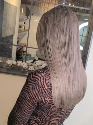 ロング ブリーチカラー🌈 嘉名 真樹のヘアスタイル