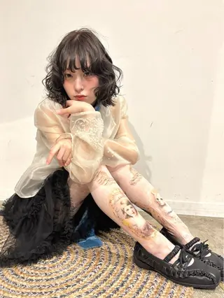 ミディアム カラー mizuki/ピンク ベージュ.レイヤーのヘアスタイル