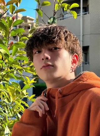 ショート メンズ フェザーショート/ メンズカラー/龍稀のヘアスタイル