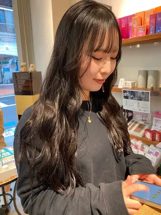 ロング カラー ナチュラルヘア🫧 ナナミのヘアスタイル