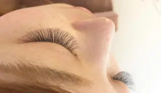 マツエク・マツパ まつ毛専門店　mauvé所属・横道 亜美のマツエク・マツパデザイン