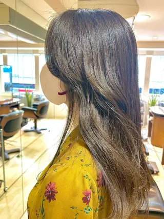 ロング カラー チーフデザイナー 若林　麻衣のヘアスタイル