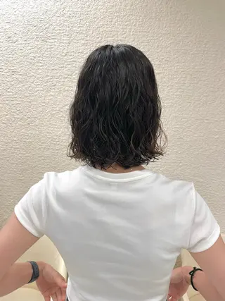 ミディアム パーマ 透明感ワンカラー🎀 レイヤー/AOのヘアスタイル