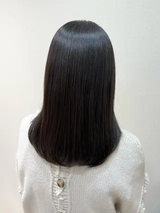 セミロング mina .のヘアスタイル