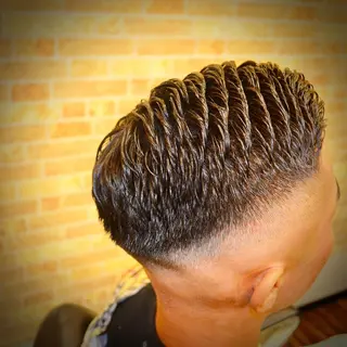 ショート パーマ メンズ 高野浩平/フェード ツイストスパイラルのヘアスタイル