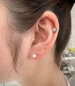 ルナ ジュメル所属・岡田 綾乃の眉毛・アイブロウイメージ