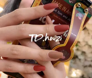 ミディアム めぐみのネイルサロン 惠のネイルデザイン