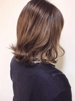 ミディアム 松佐 ゆかりのヘアスタイル