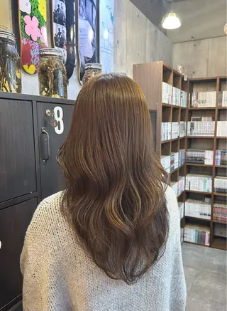 ロング カラー 出川 結菜のヘアスタイル