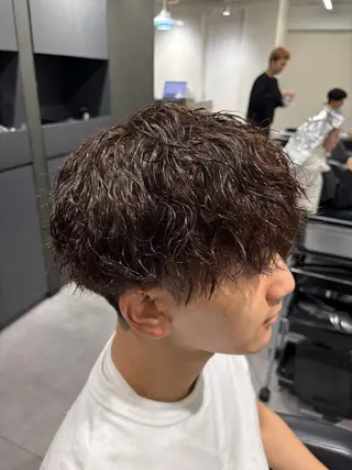 ミディアム カラー パーマ メンズ 🐦‍🔥フェザーパ ーマ🐦‍🔥きるやのヘアスタイル